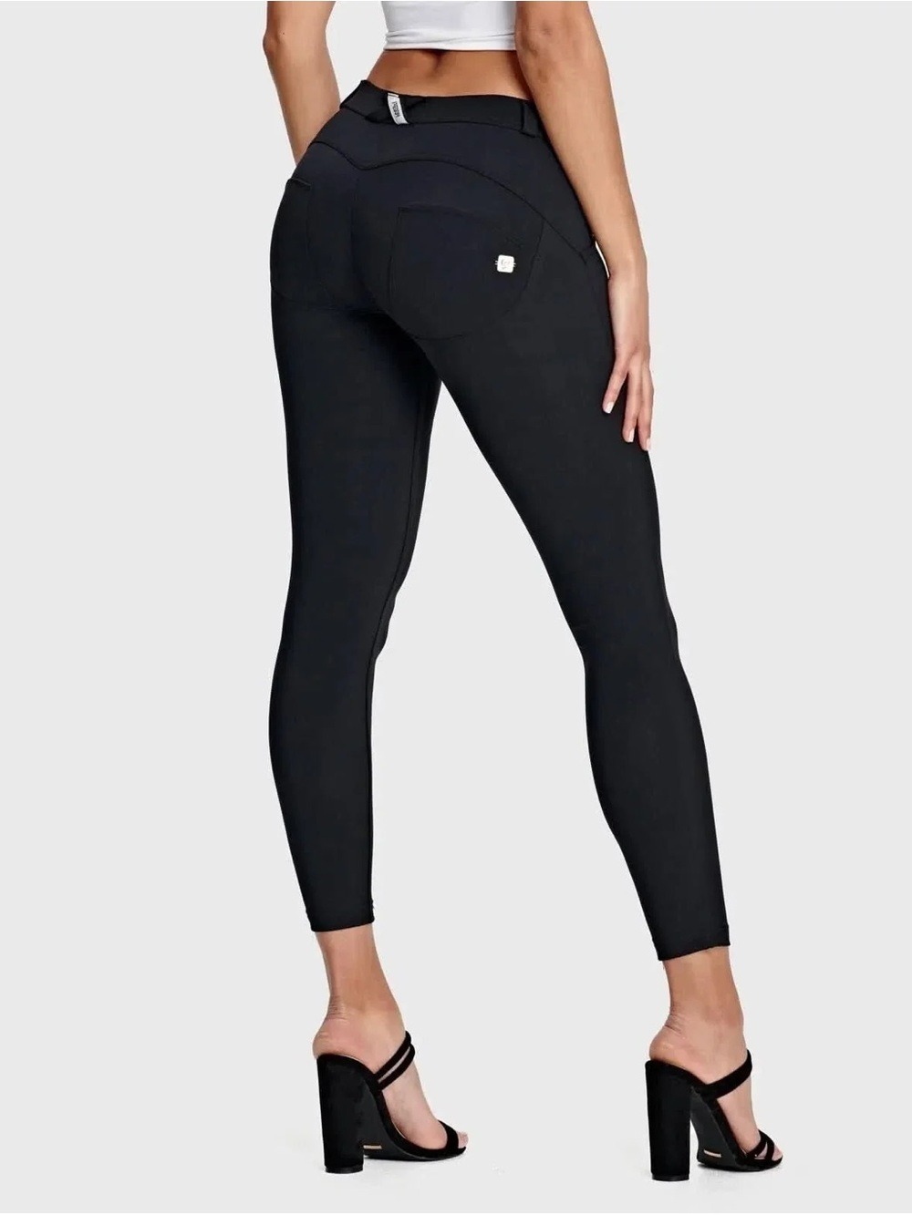 FREDDY D.I.W.O. PRO ANKLE LENGTH PANT
Size 4